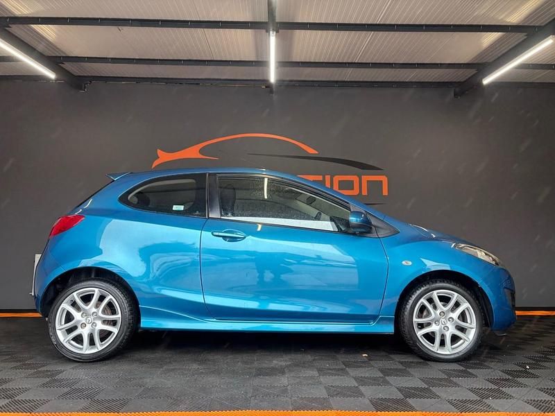 Begagnad Mazda 2 2012 Blå Halvkombi