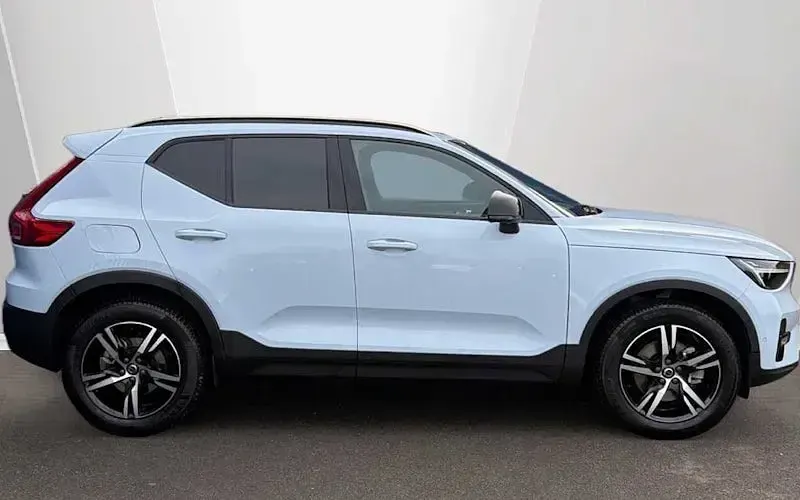 Used Volvo XC40 Plus 163 HP (119 kW) 2025 SUV