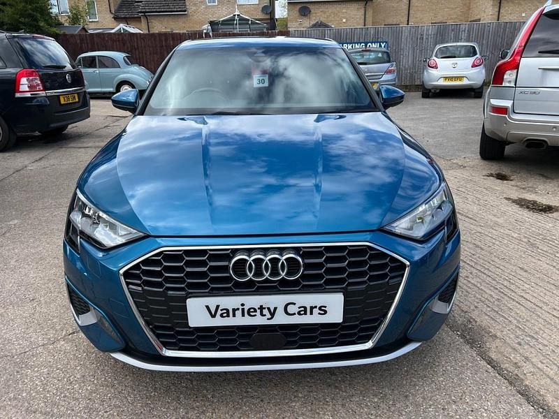 Używany Audi A3 Sport 150 KM (110 kW) 2020 Niebieski Sedan/Limuzyna