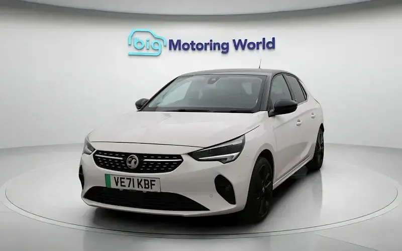 Second-hand Vauxhall Corsa-e Elite 100 kW (136 CP) 2020 Alb Hatchback