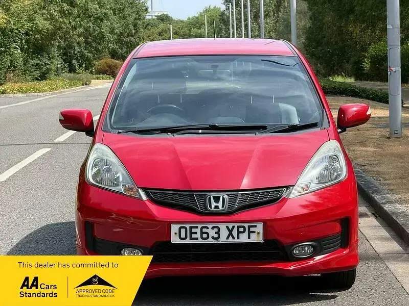 Used Honda Jazz SI 99 HP (72 kW) 2014 Red Hatchback