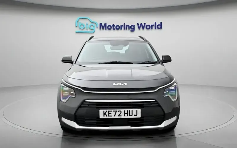 Begagnad Kia Niro 141 HK (103 kW) 2023 Grå SUV