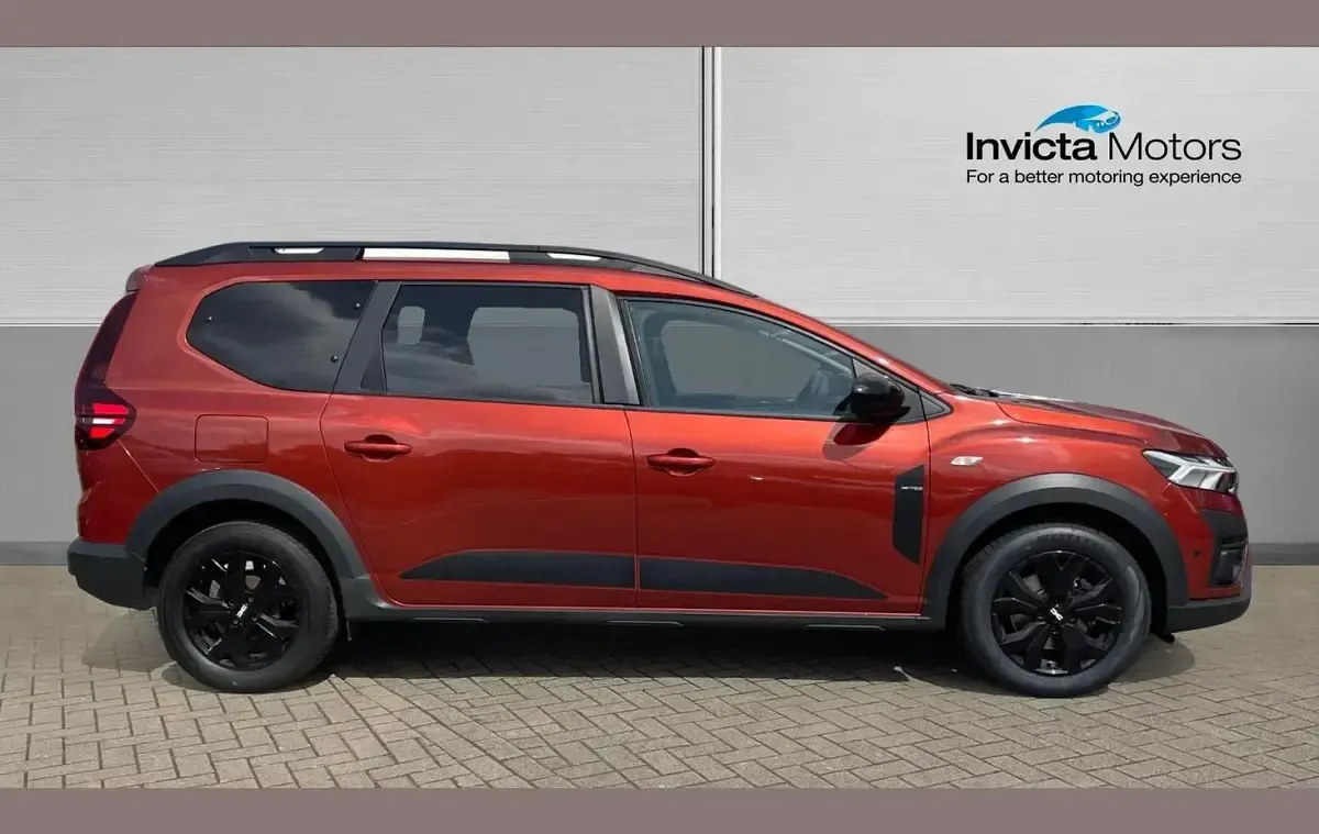 Used Dacia Jogger Extreme 110 HP (80 kW) 2023 Brown MPV
