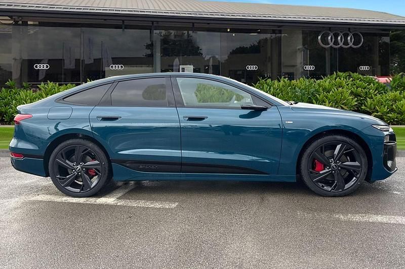 Used Audi A6 e-tron Comfort 210 kW (286 HP) 2025 Blue Hatchback