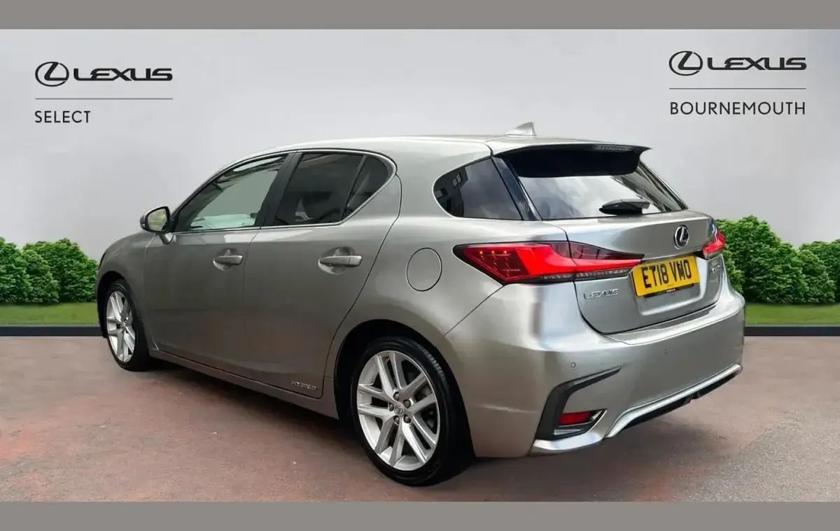 Used Lexus CT200h 136 HP (100 kW) 2018 Silver Hatchback