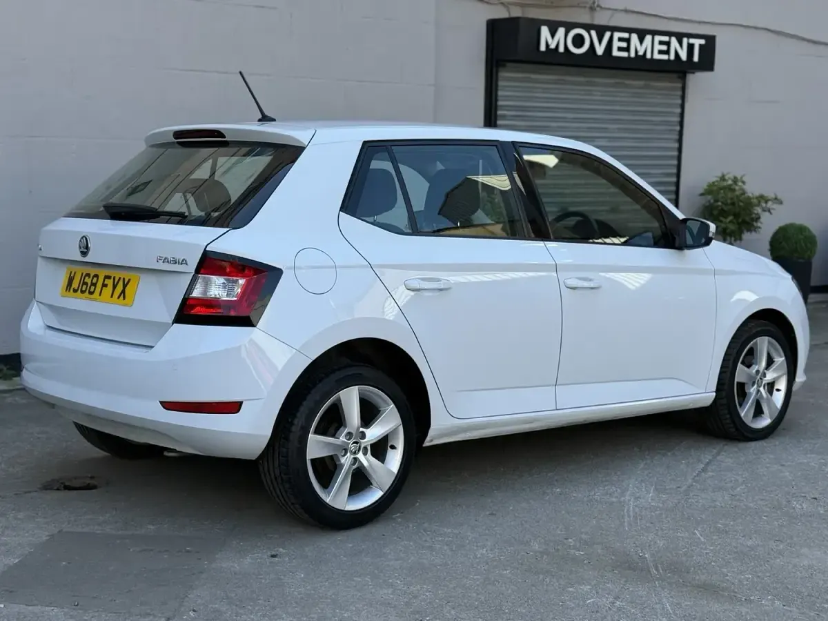Used Skoda Fabia SE L 75 HP (55 kW) 2018 White Hatchback