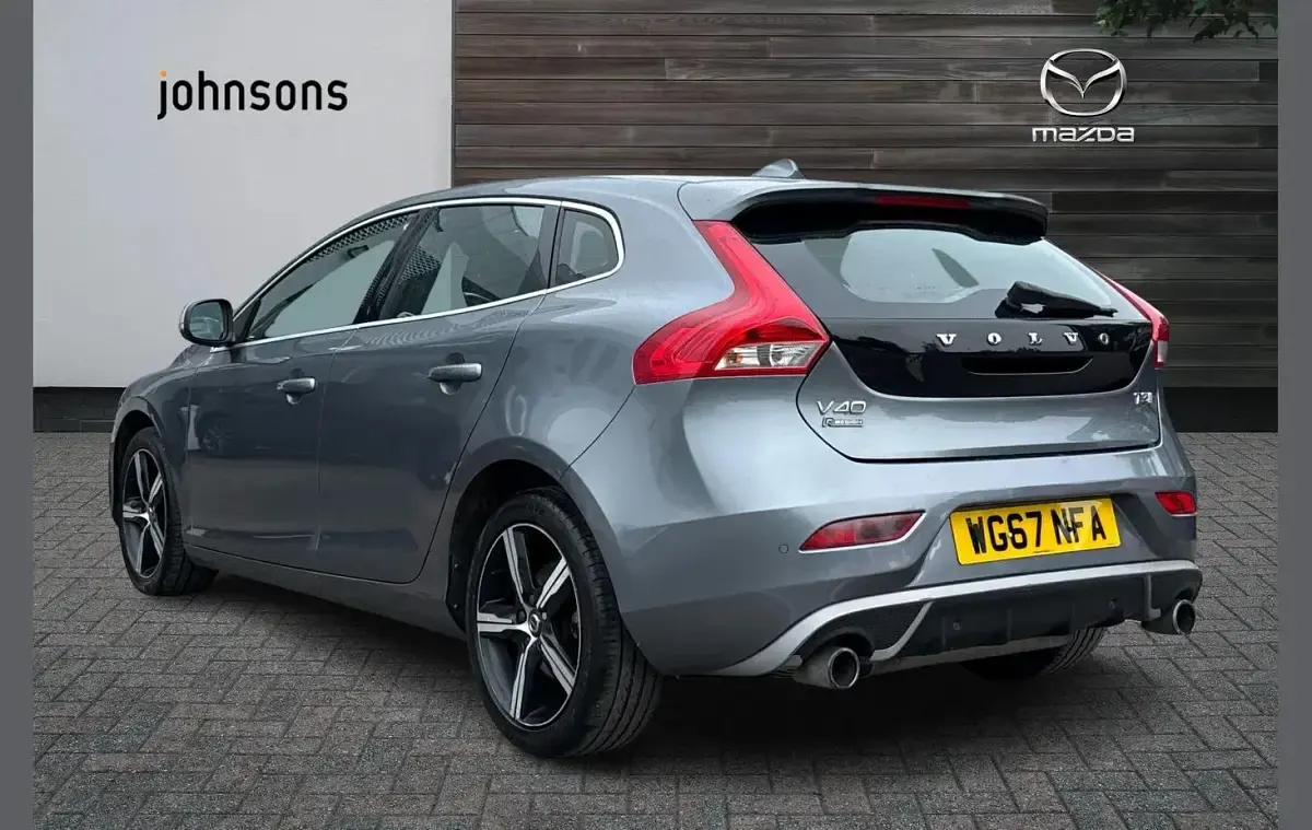 Used Volvo V40 R-Design 150 HP (110 kW) 2017 Grey Hatchback