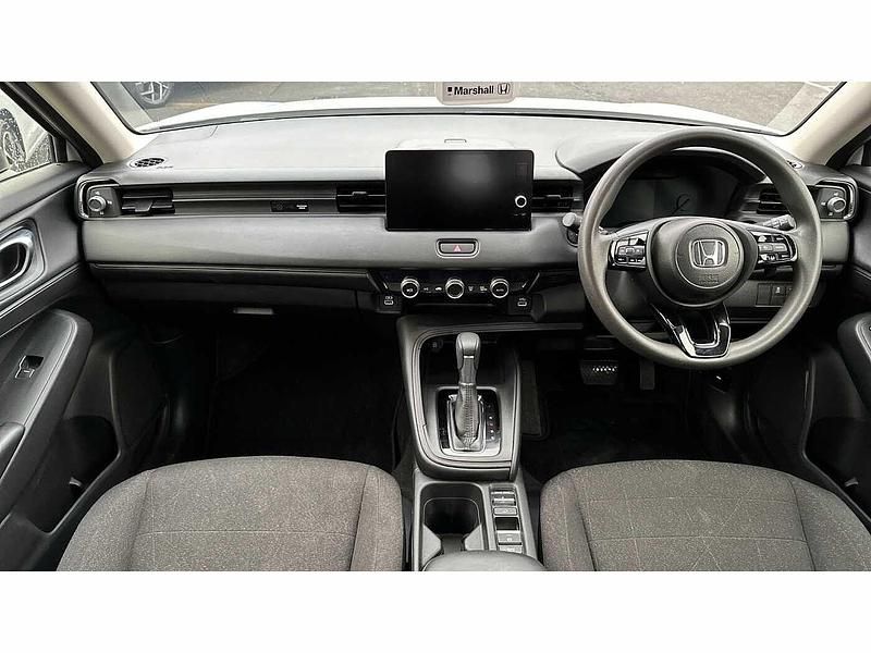 Used Honda HR-V Elegance 131 HP (96 kW) 2023 Platinum white SUV