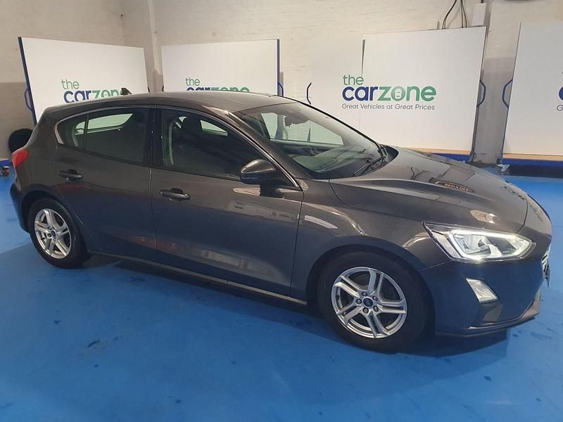 Used Ford Focus Zetec 125 HP (91 kW) 2019 Grey Hatchback