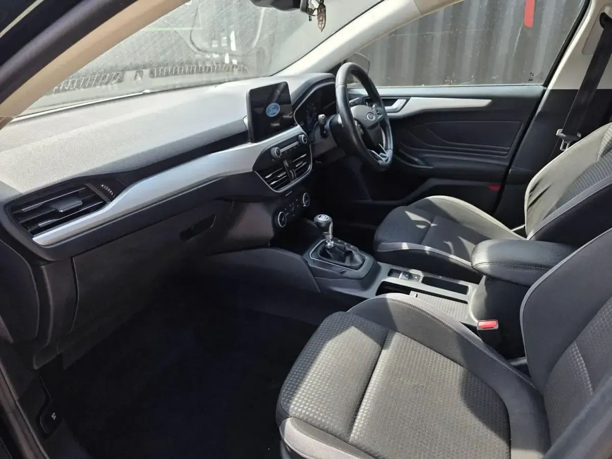 Usado Ford Focus Zetec 120 HP (88 kW) 2020 Preto Citadino