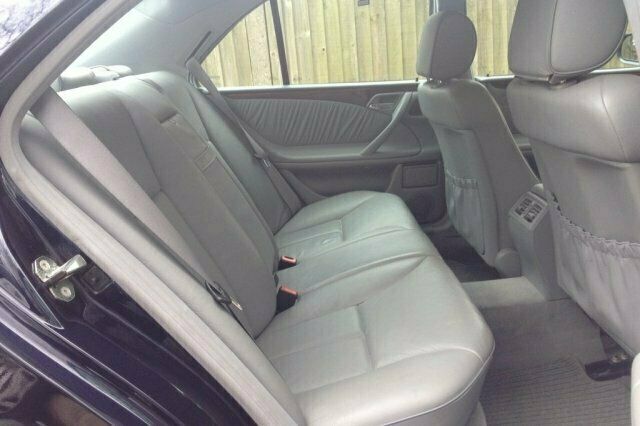 Used Mercedes E240 Elegance 170 HP (125 kW) 2001 Sedan