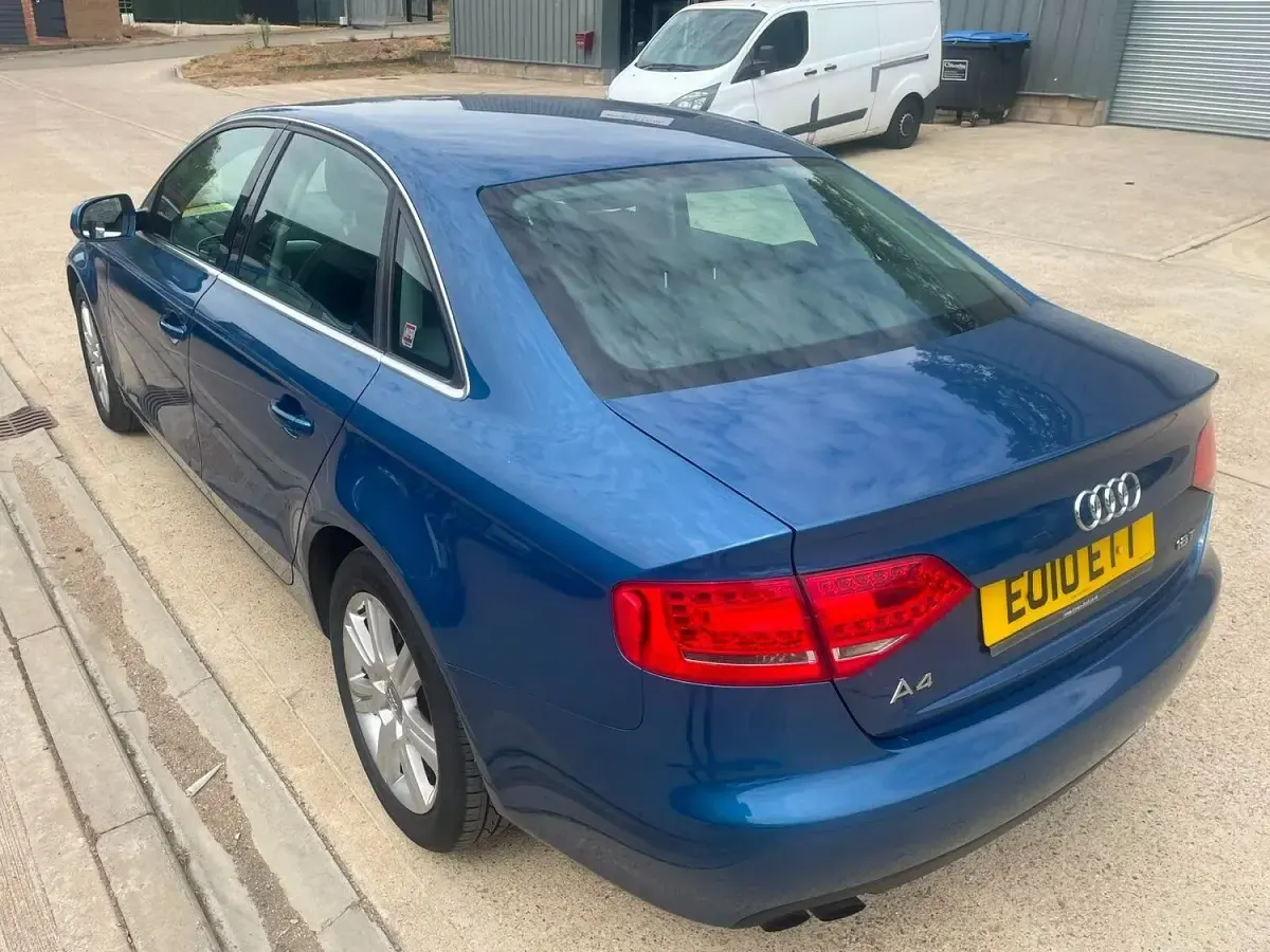 Used Audi A4 Business 160 HP (117 kW) 2010 Blue Sedan