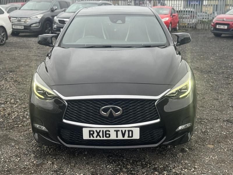 Used Infiniti Q30 Sport Tech 2016 Black Hatchback