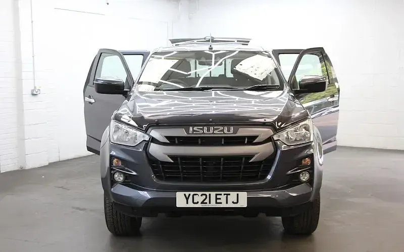 Used Isuzu D-Max 165 HP (121 kW) 2021 Grey Pickup
