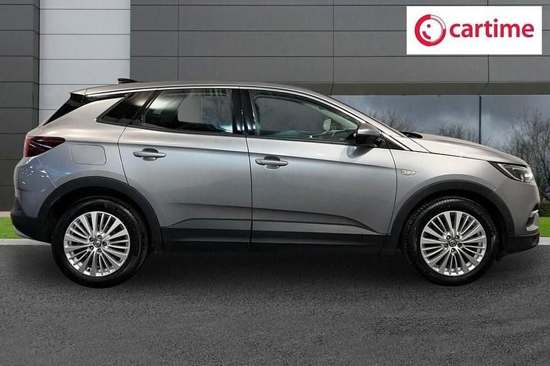 Used Vauxhall Grandland X Business Edition 130 HP (95 kW) 2019 Grey SUV