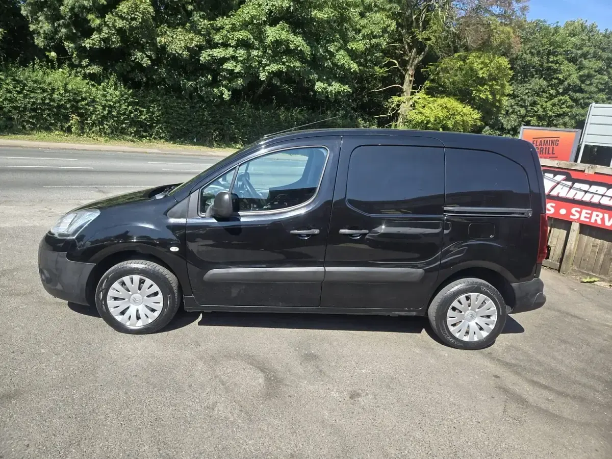 Used Citroën Berlingo 90 HP (66 kW) 2014 Black MPV