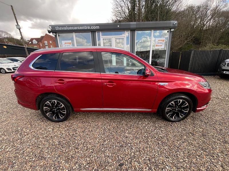 Used Mitsubishi Outlander P-HEV 2015 Red Estate