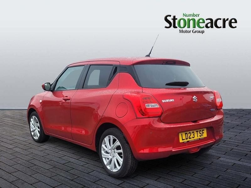 Usado Suzuki Swift SZ-T 83 HP (61 kW) 2023 Vermelho Citadino