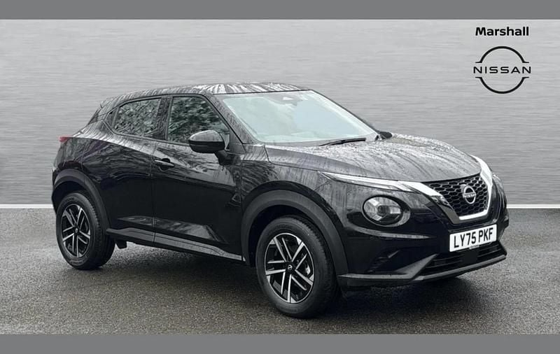 Pearl black New 2025 Nissan Juke N-Connecta SUV | £19,195 (Good price) - Image 1/4