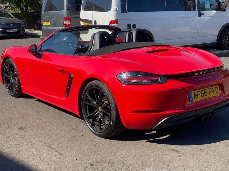 Used Porsche Boxster 295 HP (216 kW) 2016 Red Cabriolet
