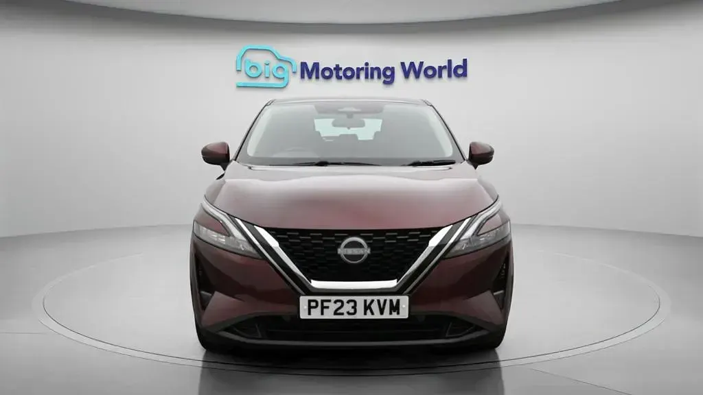 Used Nissan Qashqai Acenta Premium 140 HP (102 kW) 2023 Red SUV