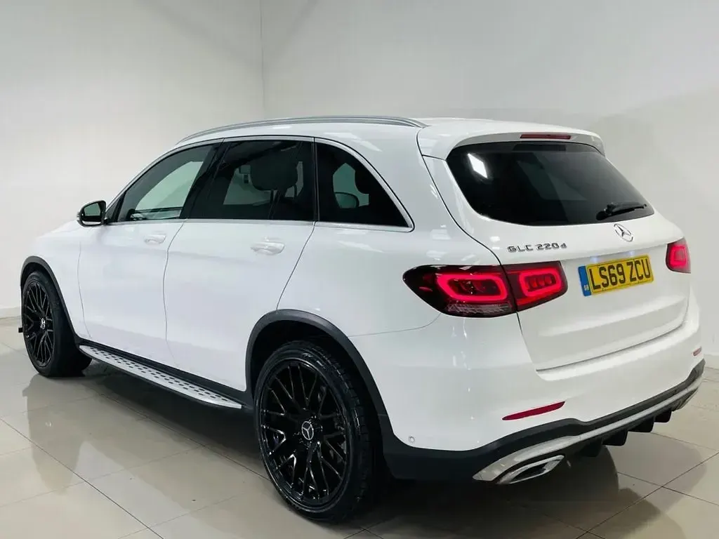 Second-hand Mercedes GLC220 AMG line 194 CP (142 kW) 2019 Alb Break