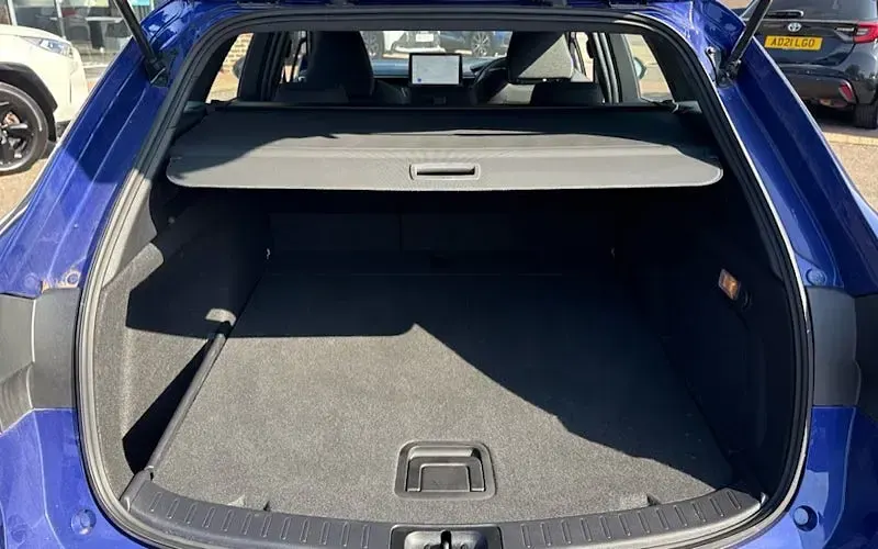 Used Toyota Corolla 178 HP (130 kW) 2025 Blue Estate