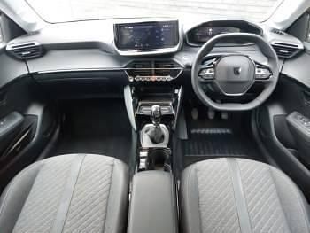 Used Peugeot 208 Allure 101 HP (74 kW) 2025 Yellow Hatchback