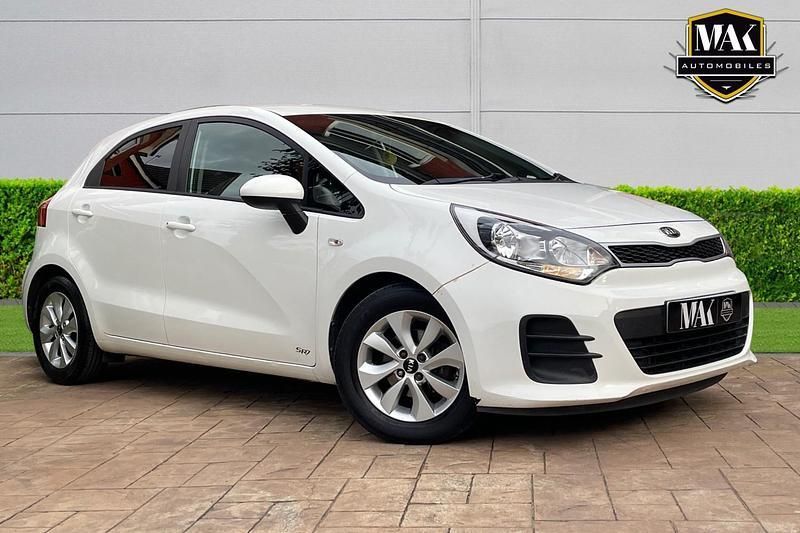 White Used 2016 Kia Rio Hatchback | £4,190 (Fair price) - Image 1/4
