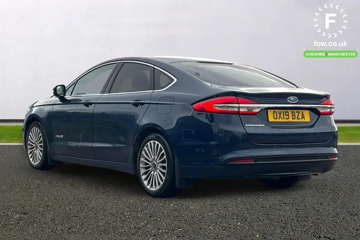 Używany Ford Mondeo Titanium 187 KM (137 kW) 2019 Niebieski Sedan/Limuzyna