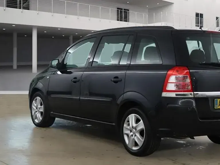 Used Vauxhall Zafira 115 HP (84 kW) 2013 Black MPV