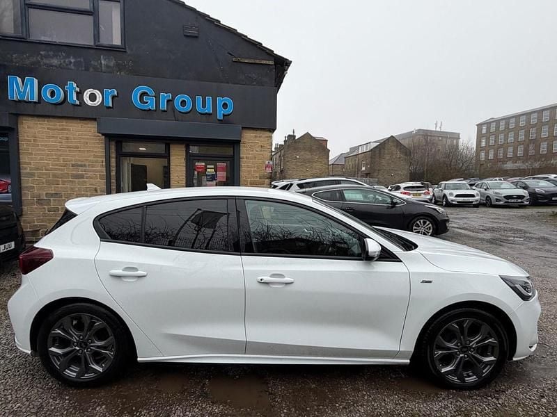 Used Ford Focus ST-Line 2023 White Hatchback
