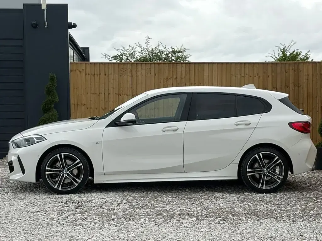 Used BMW 118 M Sport 140 HP (102 kW) 2019 White Hatchback