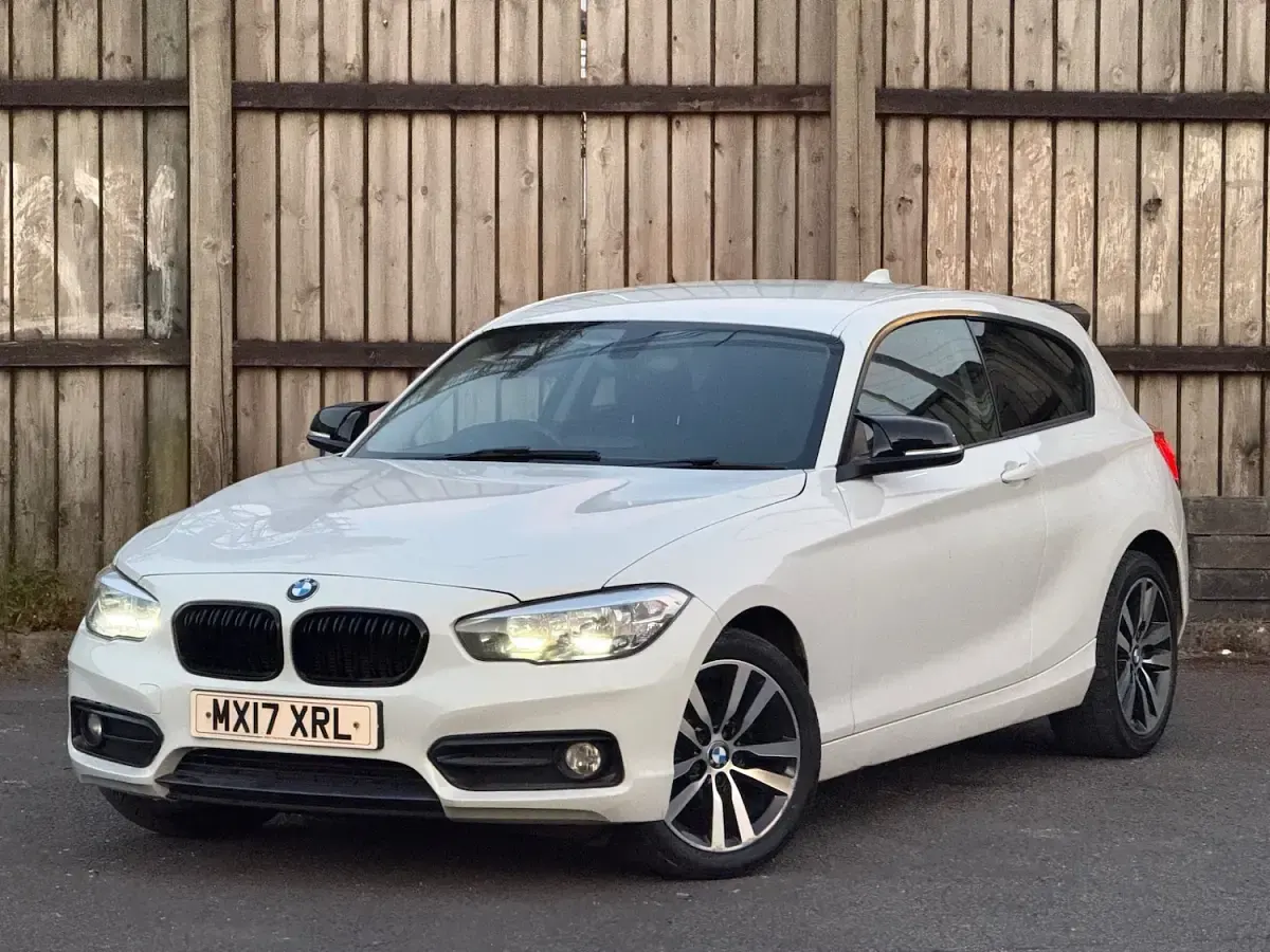 Used BMW 118 Sport Line 2017 White Hatchback