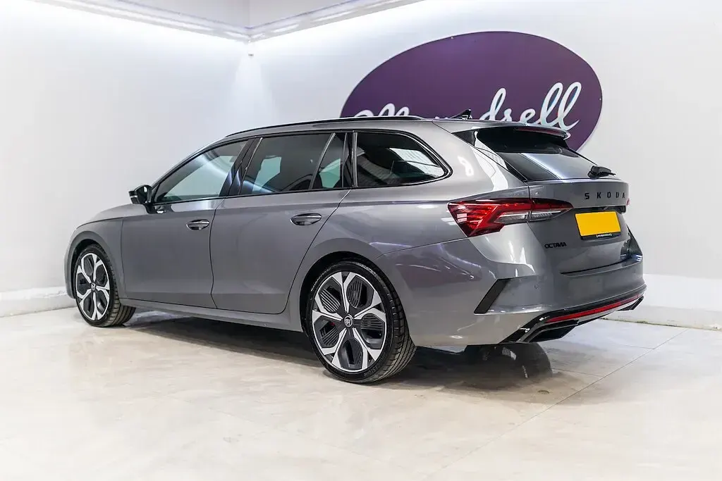 Used Skoda Octavia vRS 265 HP (194 kW) 2025 Grey Estate
