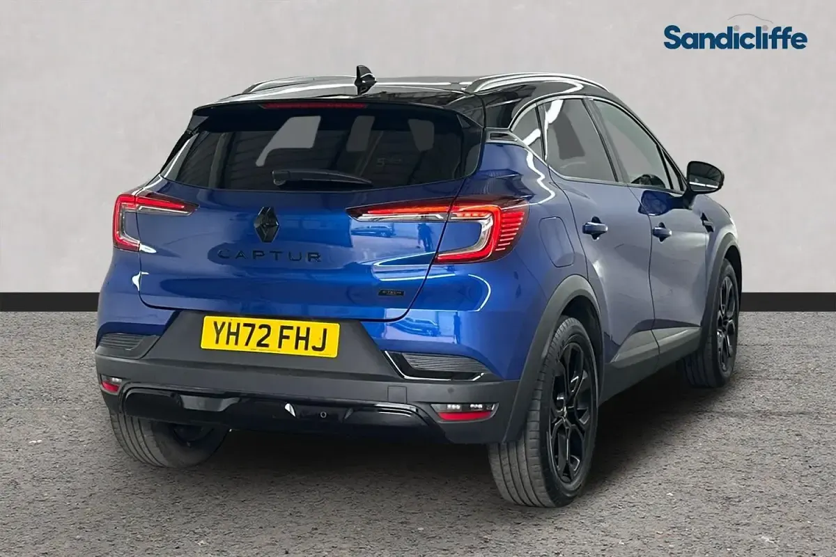 Used Renault Captur Rive Gauche 143 HP (105 kW) 2022 Special metallic  iron blue SUV