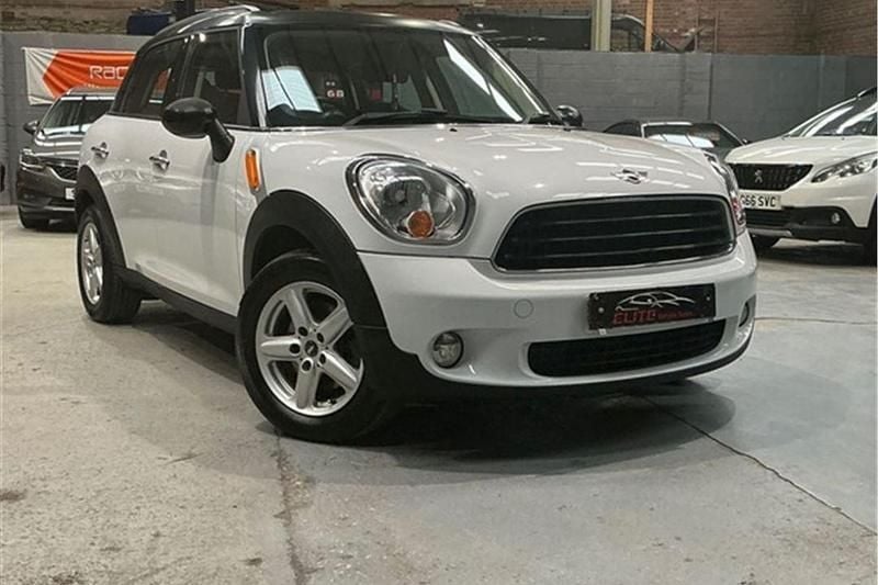 White Used 2012 Mini One Countryman SUV | £4,925 (Good price) - Image 1/4