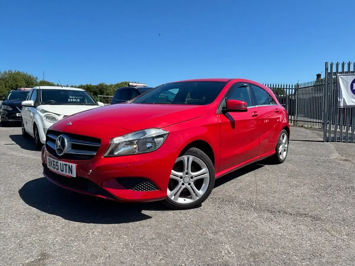 Used Mercedes A180 Sport Edition 109 HP (80 kW) 2015 Red Hatchback