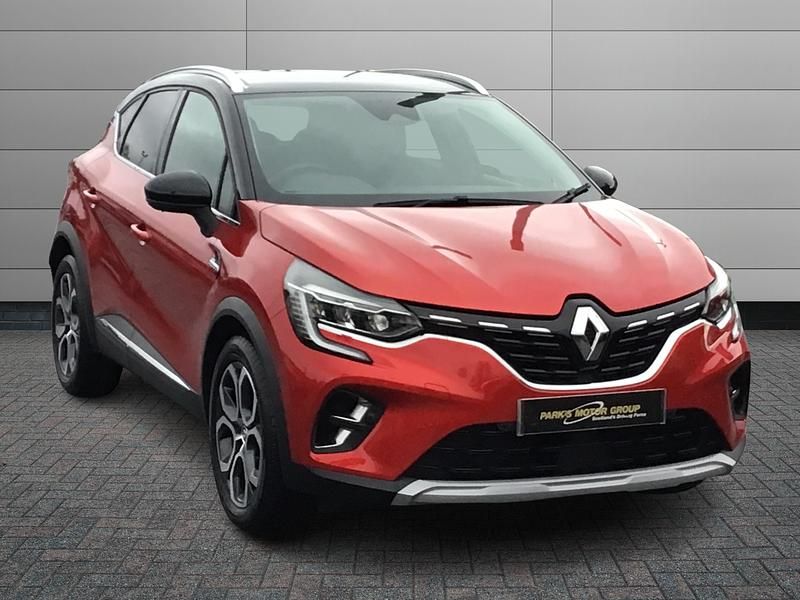 Red Used 2022 Renault Captur Techno SUV | £16,495 (Fair price) - Image 1/1