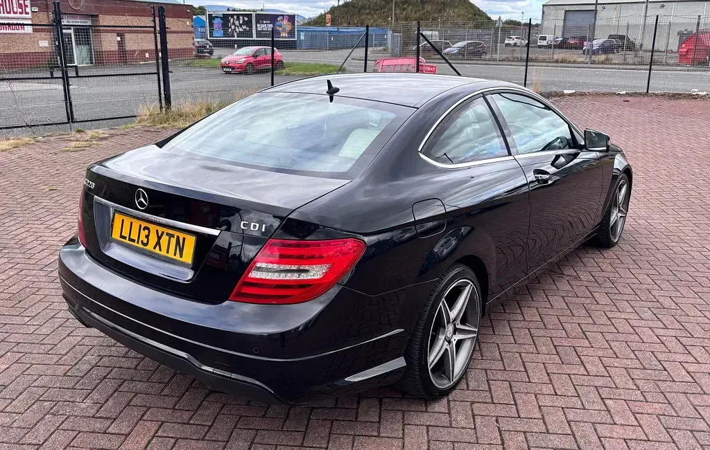 Used Mercedes C220 Executive 170 HP (125 kW) 2013 Black Coupe