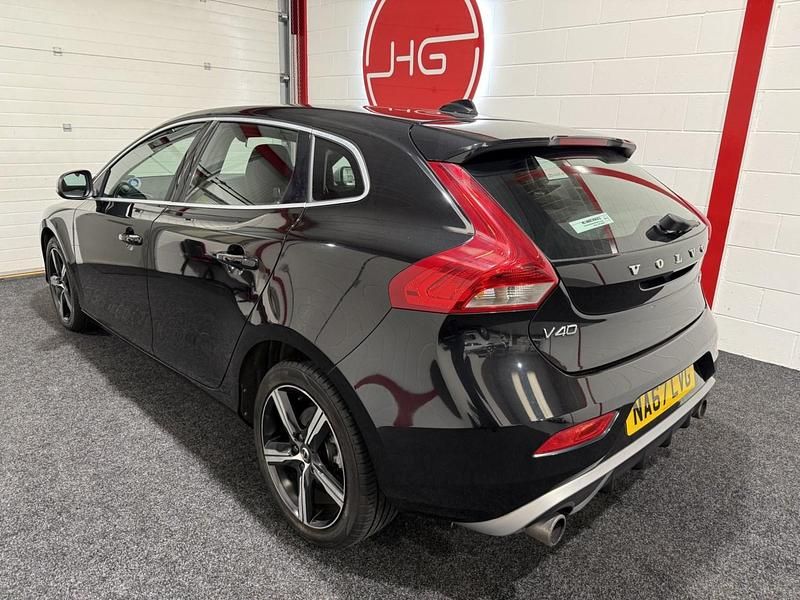 Used Volvo V40 R-Design 122 HP (89 kW) 2017 Black Hatchback