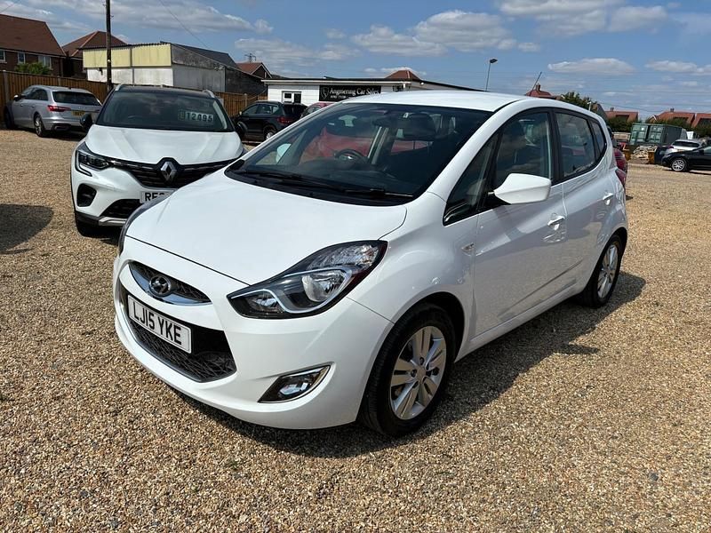 White Used 2015 Hyundai ix20 Active MPV | £7,695 (A bit pricey) - Image 1/4