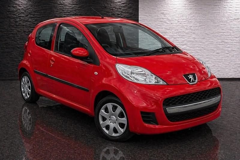Used Peugeot 107 68 HP (50 kW) 2010 Red Hatchback