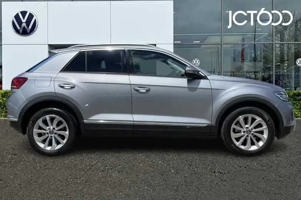 Used VW T-Roc Style 190 HP (139 kW) 2022 Silver SUV