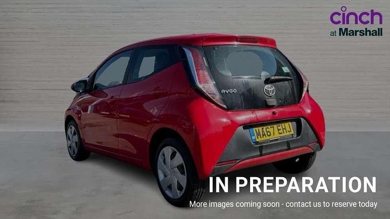 Used Toyota Aygo X-play 69 HP (50 kW) 2017 Red Hatchback