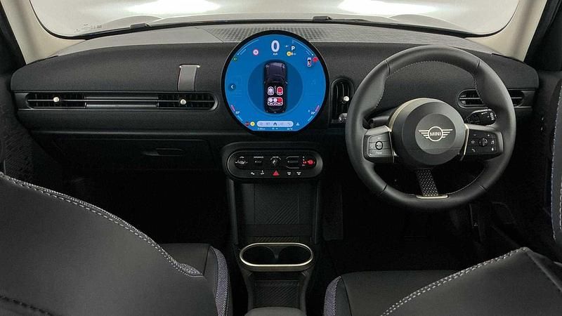 Begagnad Mini Cooper Hatch 113 kW (154 HK) 2025 Svart Halvkombi