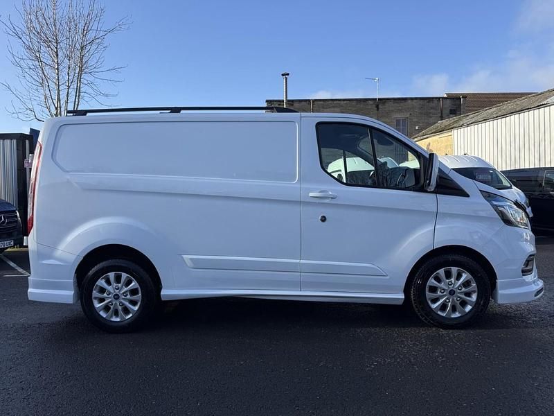 Used Ford Transit Custom Limited 170 HP (125 kW) 2021 White Van