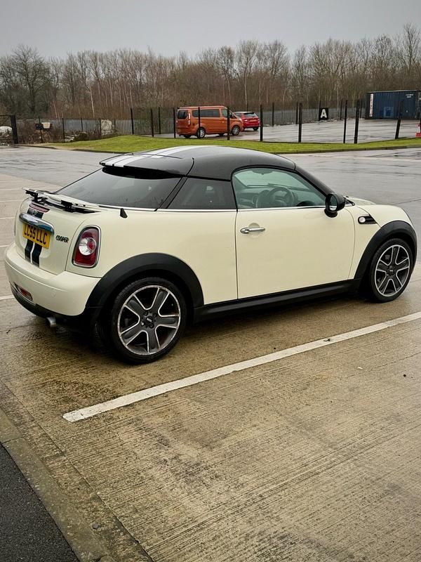 Used Mini Cooper Coupé 2012 White Coupe