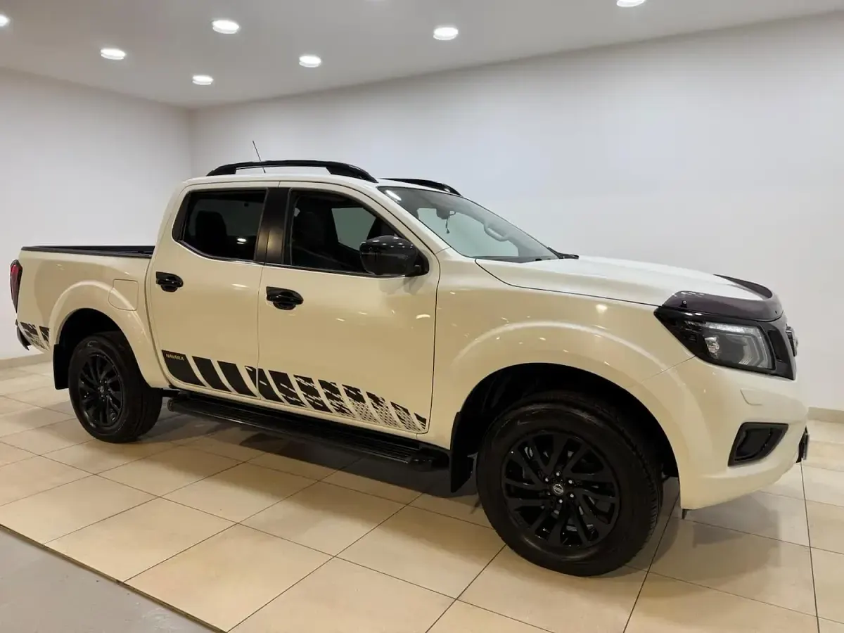 Used Nissan Navara N-Guard 190 HP (139 kW) 2019 White Pickup