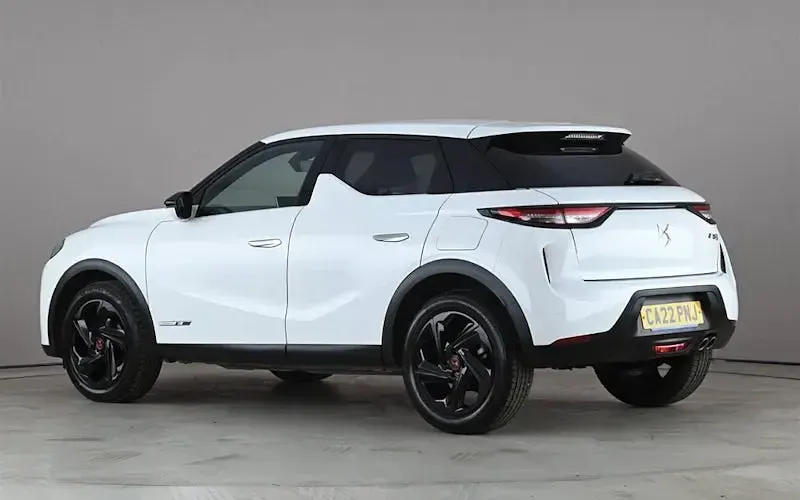 Usado DS Automobiles DS3 Crossback Performance Line Plus 131 CV (96 kW) 2022 Blanco SUV